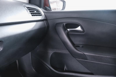 Volkswagen Polo 1.6 MPI AT (110 л. с.)