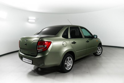 LADA Granta седан 1.6 AT 16кл (98 л. с.)