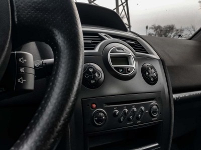 Renault Megane 1.6 MT (115 л. с.)