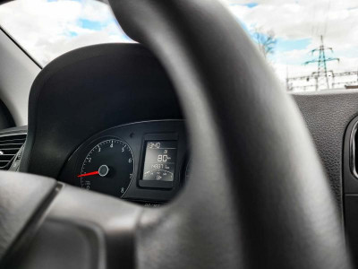 Volkswagen Polo 1.6 MT (105 л. с.)